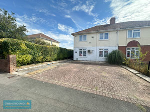 Frontage- click for photo gallery
